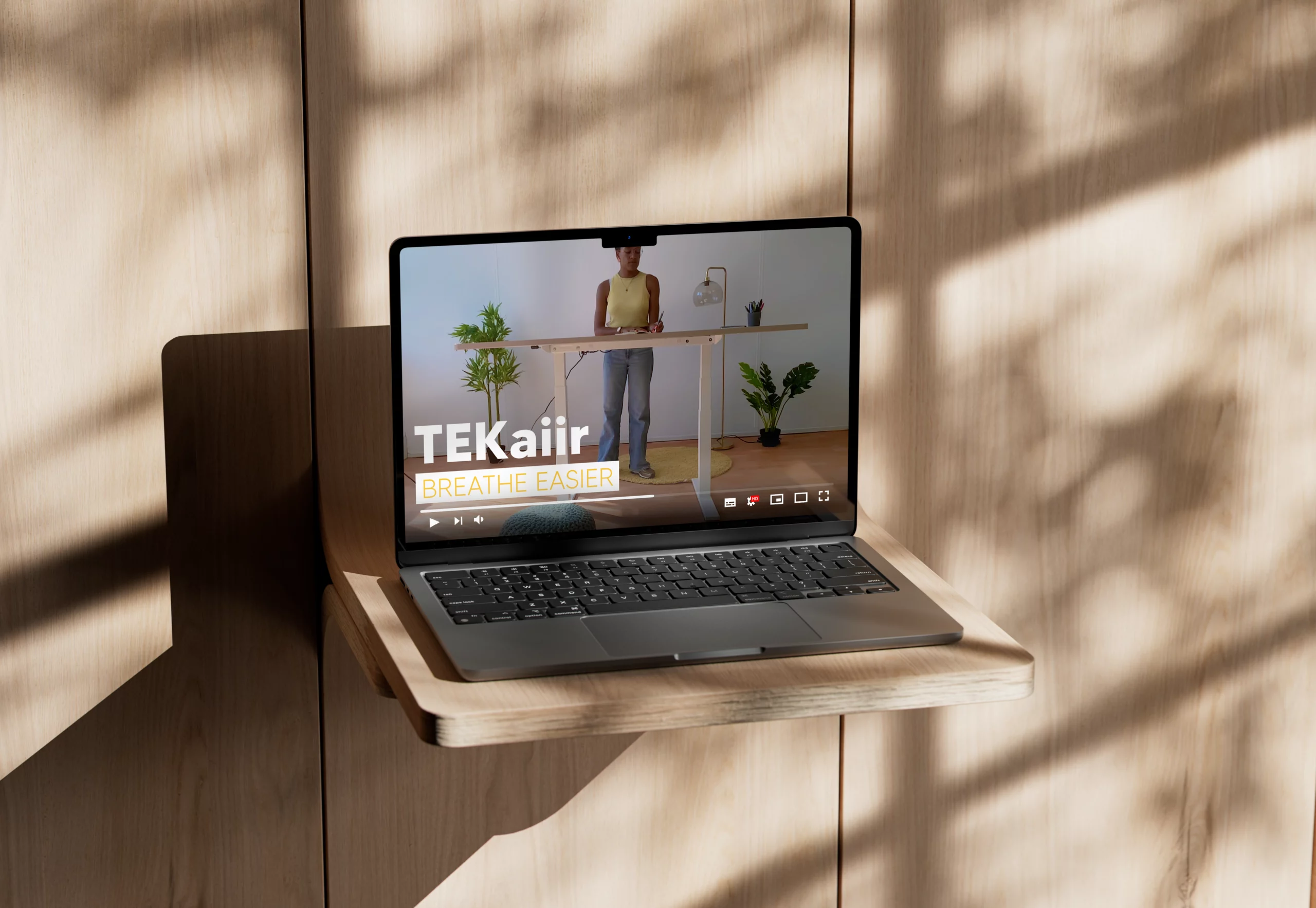 Miniature vidéo bureau assis-debout — Studio Nyamh